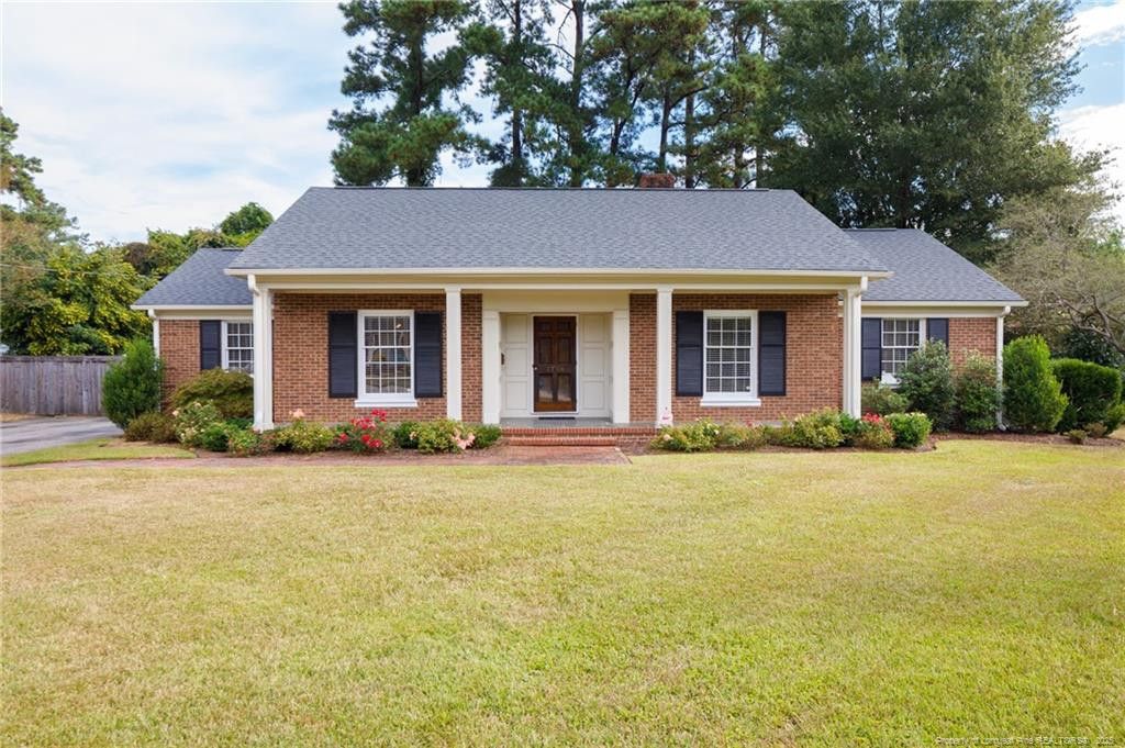 2706 Huntington Road, Fayetteville, NC 28303