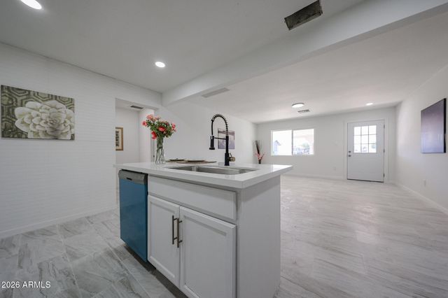 7815 S 1ST Drive, Phoenix, AZ 85041