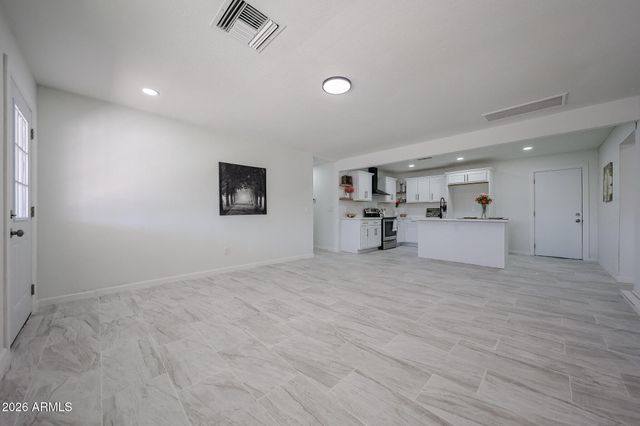 7815 S 1ST Drive, Phoenix, AZ 85041