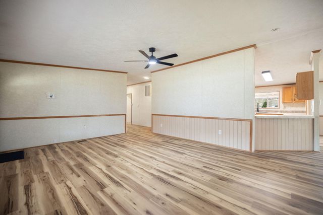 2358 E Hwy 1376, East Bernstadt, KY 40729