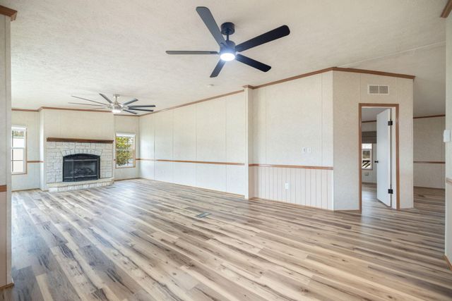 2358 E Hwy 1376, East Bernstadt, KY 40729