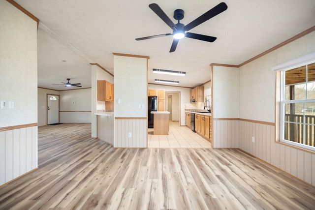 2358 E Hwy 1376, East Bernstadt, KY 40729