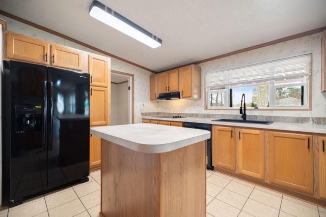 2358 E Hwy 1376, East Bernstadt, KY 40729