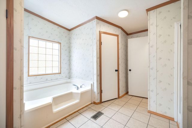 2358 E Hwy 1376, East Bernstadt, KY 40729