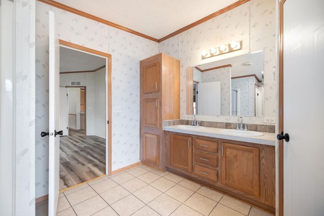 2358 E Hwy 1376, East Bernstadt, KY 40729