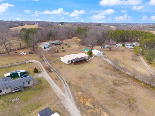 2358 E Hwy 1376, East Bernstadt, KY 40729