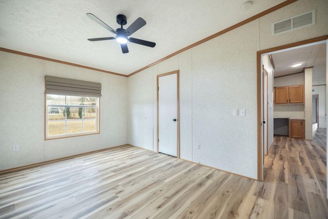 2358 E Hwy 1376, East Bernstadt, KY 40729