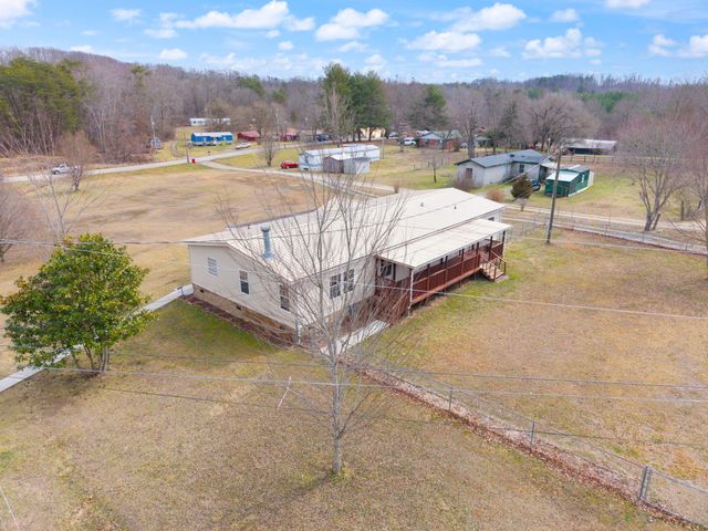 2358 E Hwy 1376, East Bernstadt, KY 40729