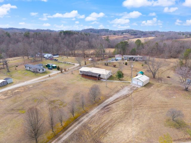 2358 E Hwy 1376, East Bernstadt, KY 40729