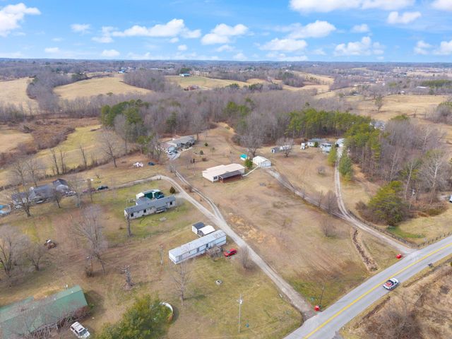 2358 E Hwy 1376, East Bernstadt, KY 40729