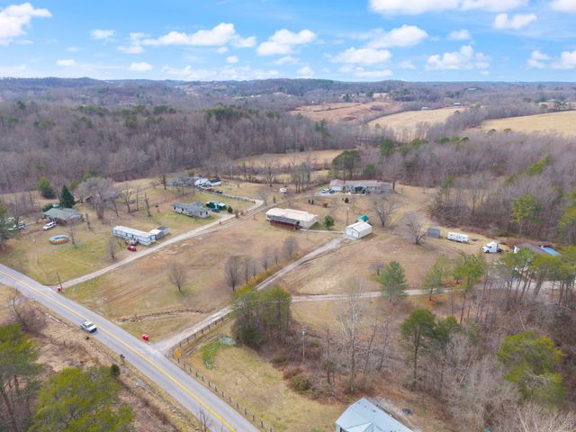 2358 E Hwy 1376, East Bernstadt, KY 40729