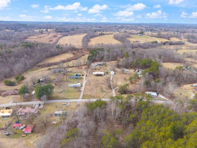 2358 E Hwy 1376, East Bernstadt, KY 40729