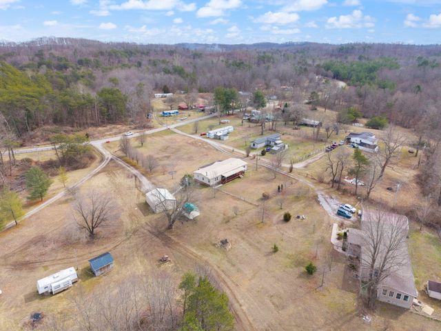 2358 E Hwy 1376, East Bernstadt, KY 40729