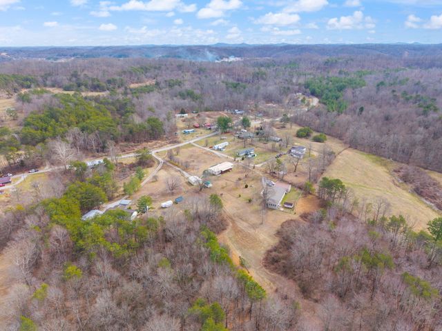 2358 E Hwy 1376, East Bernstadt, KY 40729