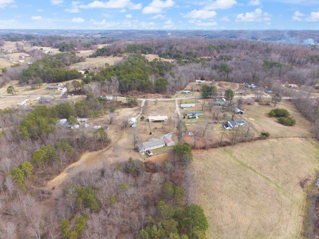 2358 E Hwy 1376, East Bernstadt, KY 40729