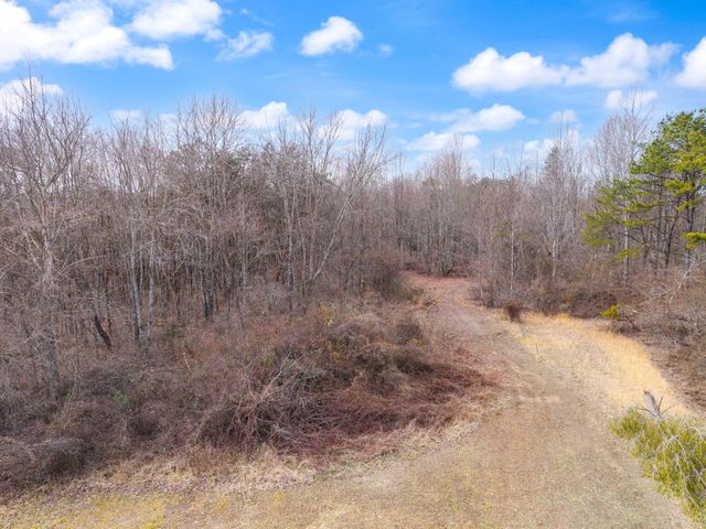 2358 E Hwy 1376, East Bernstadt, KY 40729