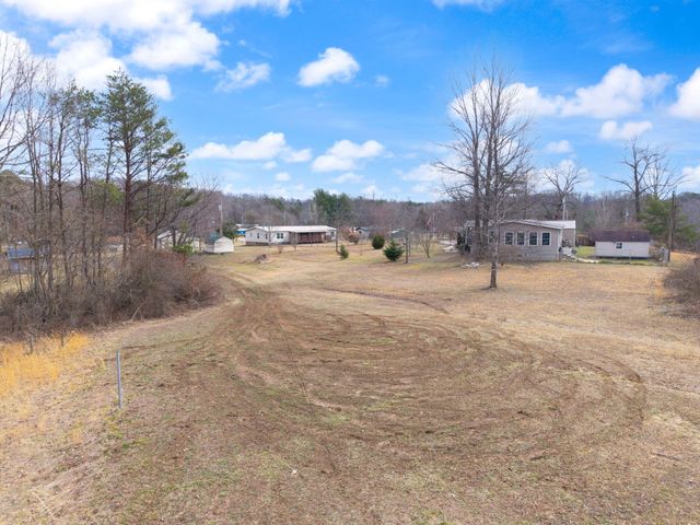 2358 E Hwy 1376, East Bernstadt, KY 40729