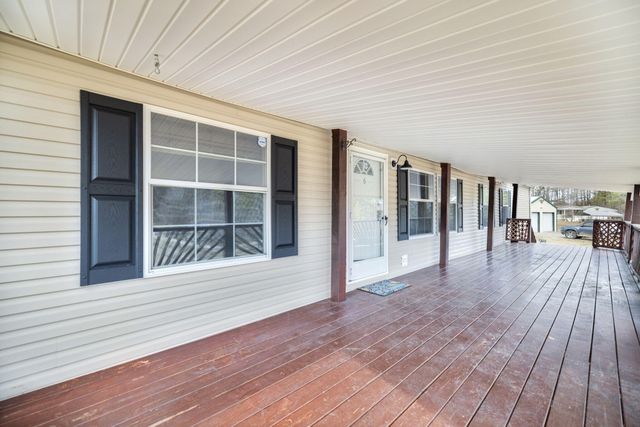 2358 E Hwy 1376, East Bernstadt, KY 40729