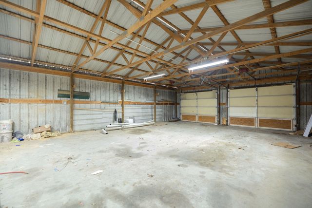 2358 E Hwy 1376, East Bernstadt, KY 40729