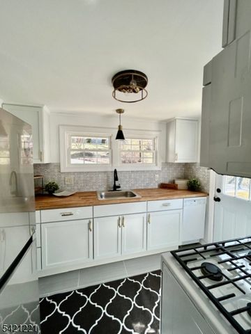 29 Oak Tree Ln, Sparta Twp., NJ 07871