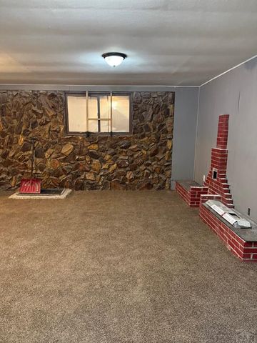 2307 Highland Ave, Pueblo, CO 81004