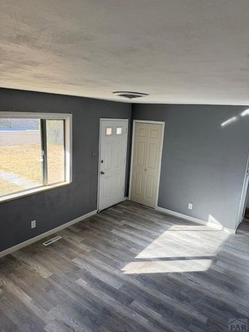 2307 Highland Ave, Pueblo, CO 81004