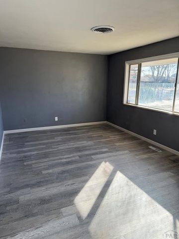 2307 Highland Ave, Pueblo, CO 81004