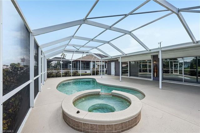 2206 SE 10th PL, Cape Coral, FL 33990