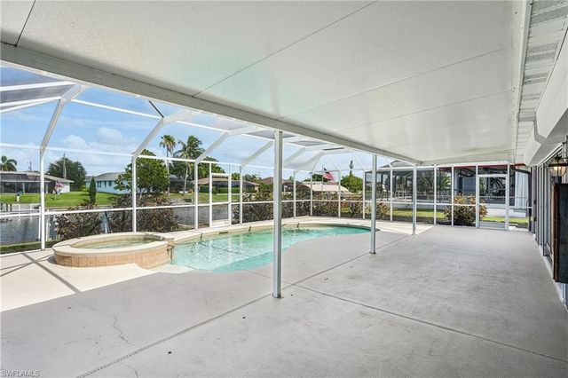 2206 SE 10th PL, Cape Coral, FL 33990