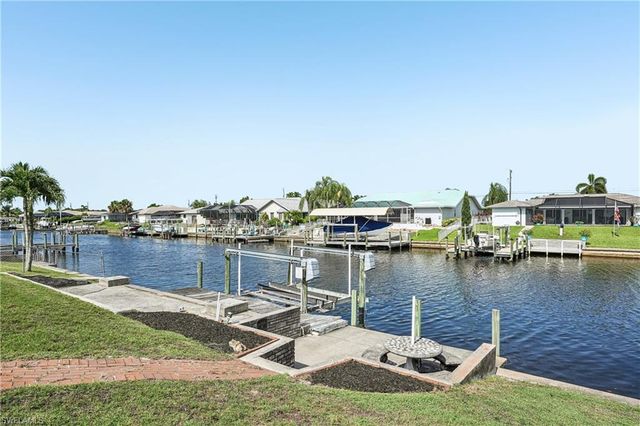 2206 SE 10th PL, Cape Coral, FL 33990
