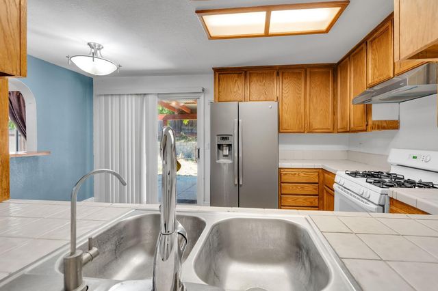 4325 Shandwick Dr, Antelope, CA 95843