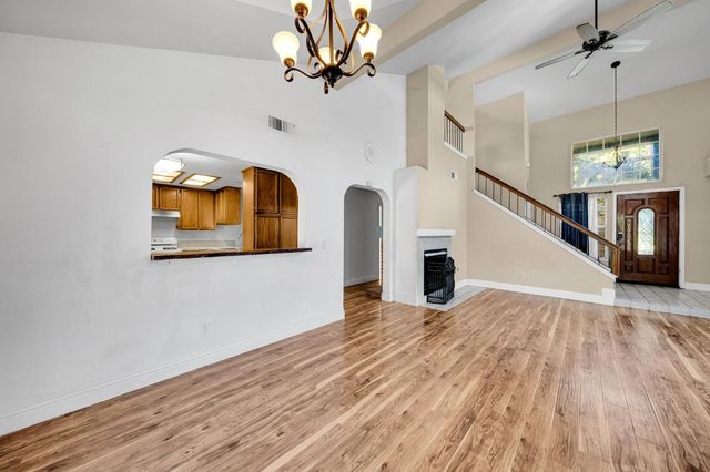 4325 Shandwick Dr, Antelope, CA 95843