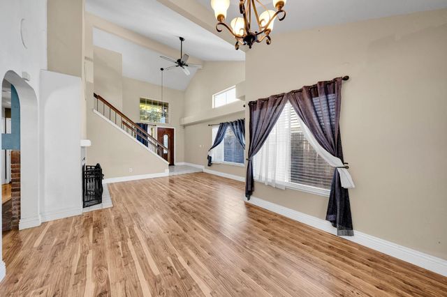 4325 Shandwick Dr, Antelope, CA 95843
