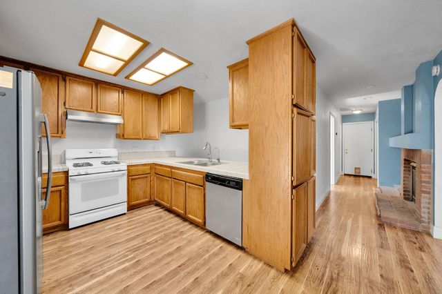 4325 Shandwick Dr, Antelope, CA 95843
