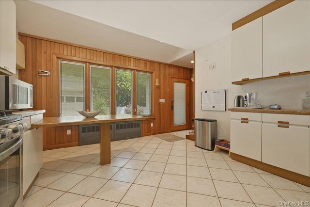 219 KIlburn Road, Garden City, NY 11530