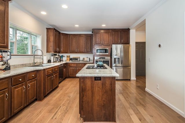 731 Grover Drive, Rutland Town, VT 05701