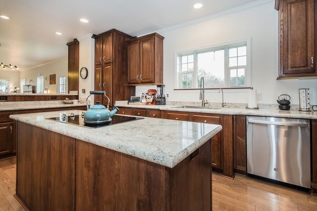 731 Grover Drive, Rutland Town, VT 05701