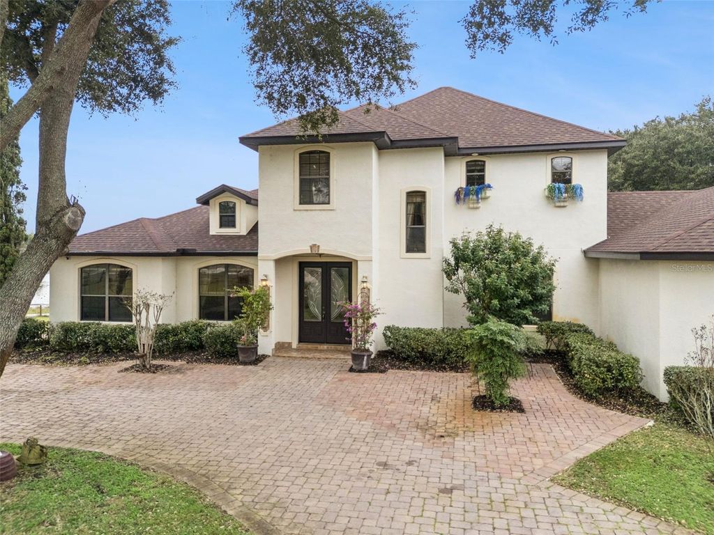 Image 4 of property listing at 19949 S BUCKHILL ROAD, Clermont, FL 34715