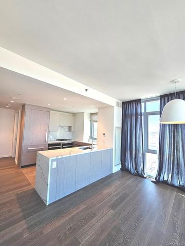 133-36 37th Avenue 11F, Flushing, NY 11354