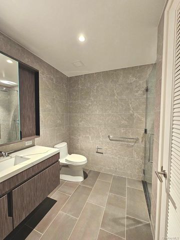 133-36 37th Avenue 11F, Flushing, NY 11354