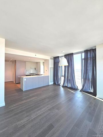 133-36 37th Avenue 11F, Flushing, NY 11354
