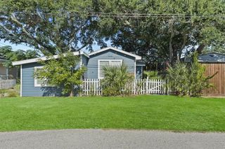 2614 59th Street, Galveston, TX 77551