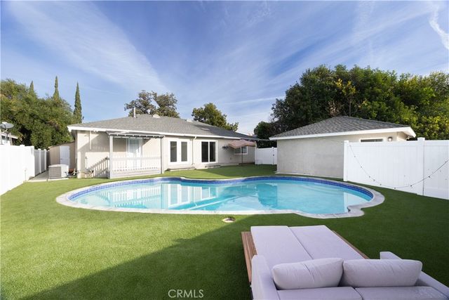 19138 Hartland Street, Reseda, CA 91335