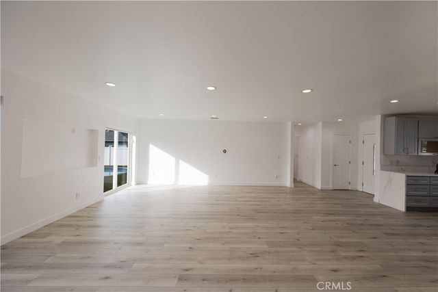 19138 Hartland Street, Reseda, CA 91335