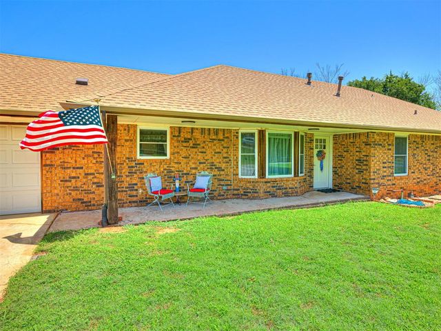 8704 Blackberry Ridge, Edmond, OK 73034