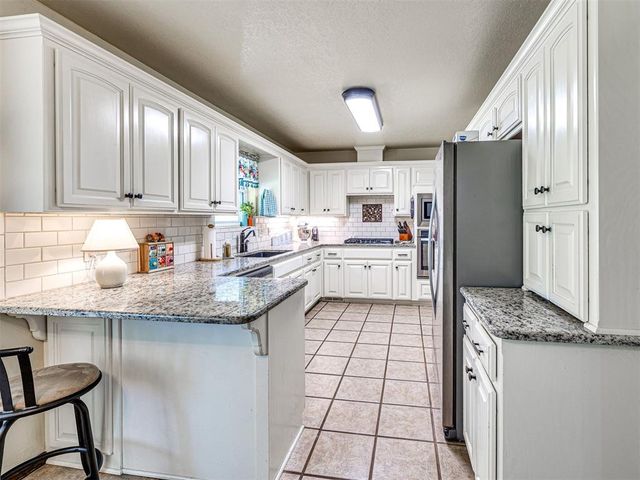 8704 Blackberry Ridge, Edmond, OK 73034