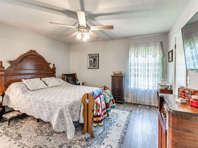 8704 Blackberry Ridge, Edmond, OK 73034
