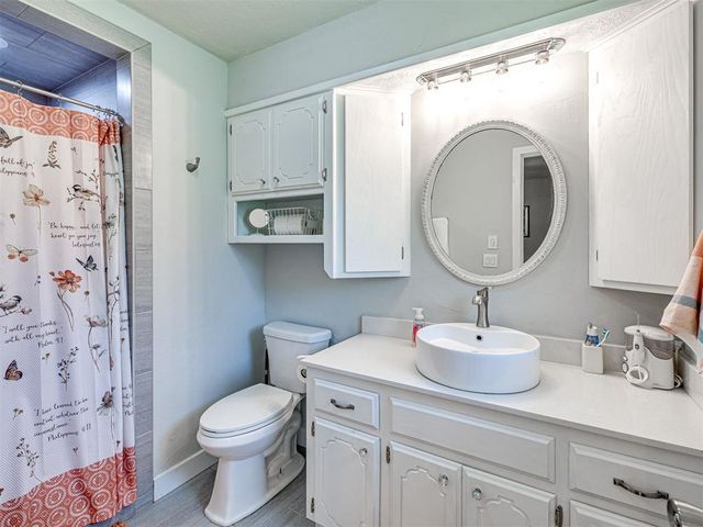 8704 Blackberry Ridge, Edmond, OK 73034