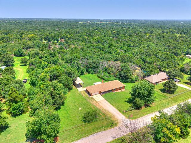 8704 Blackberry Ridge, Edmond, OK 73034