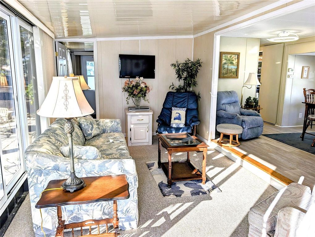 Image 3 of property listing at 3300 26TH AVENUE E 191, Bradenton, FL 34208